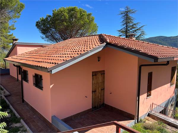 Spoleto casa singola in vendita