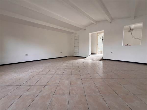 Spoleto negozio in vendita